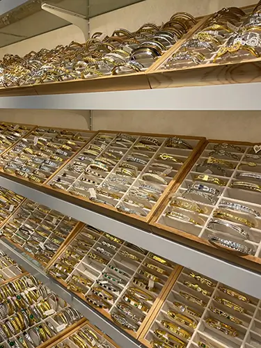 Various accessories in the Yiwu jewelry market 2