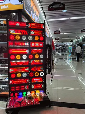 suppliers of car accesories in the Yiwu wholesale market2