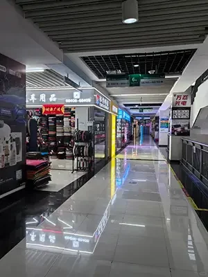 suppliers of car accesories in the Yiwu wholesale market4
